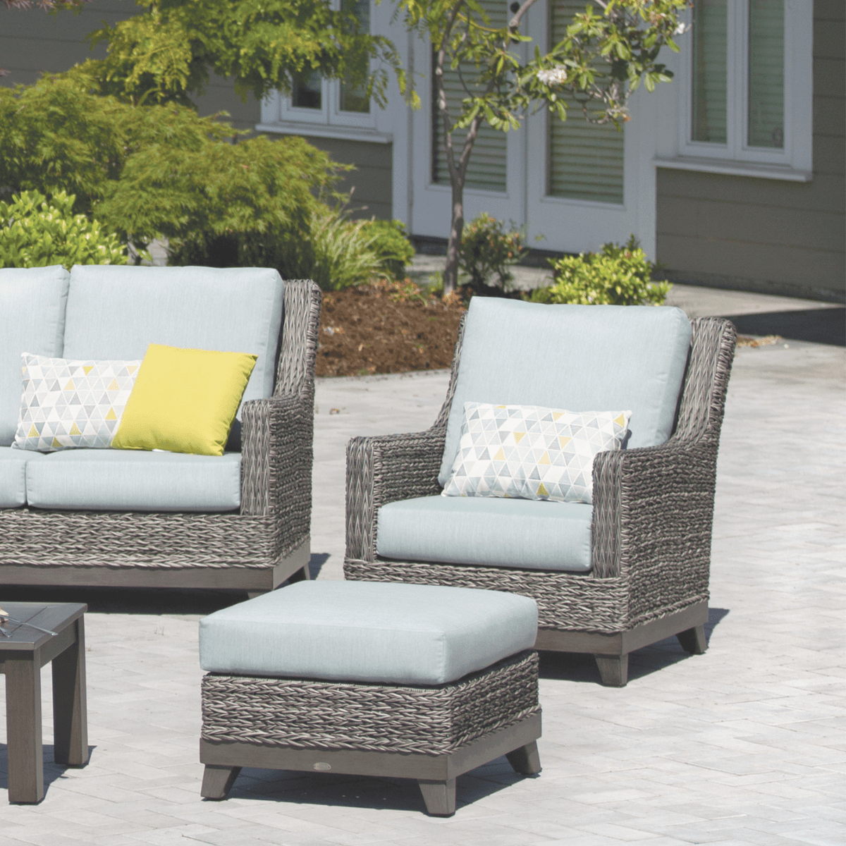 Boston Wicker Ottoman w/Cushion