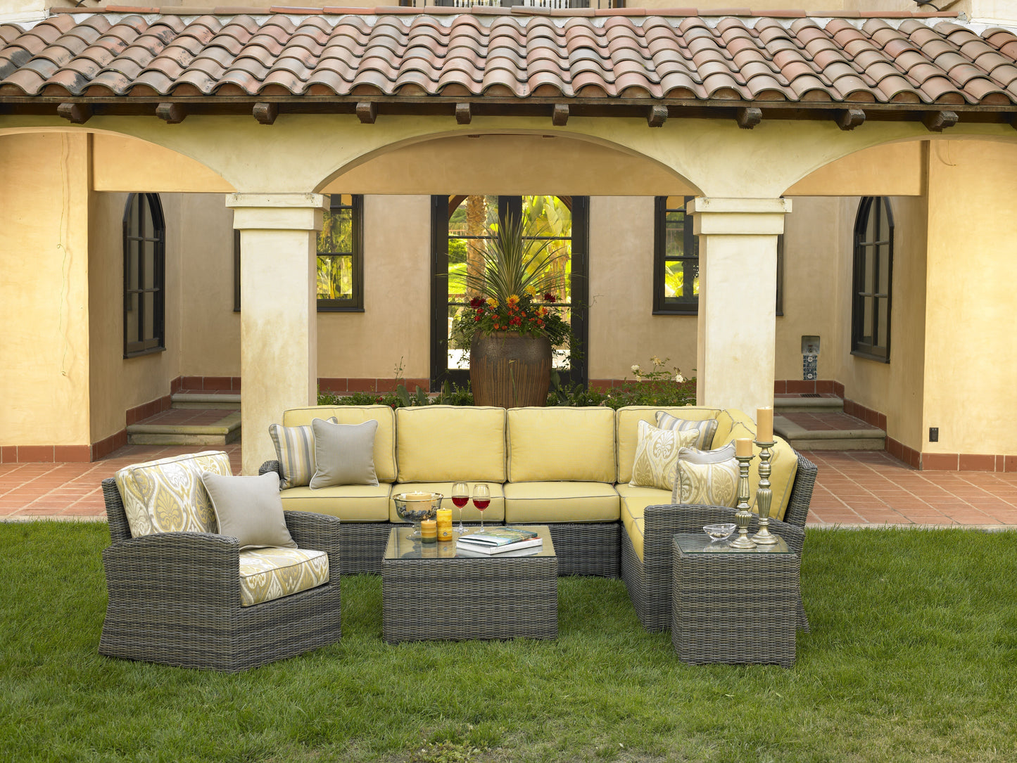 Northcape Bainbridge 90° Sectional Chair Lifestyle