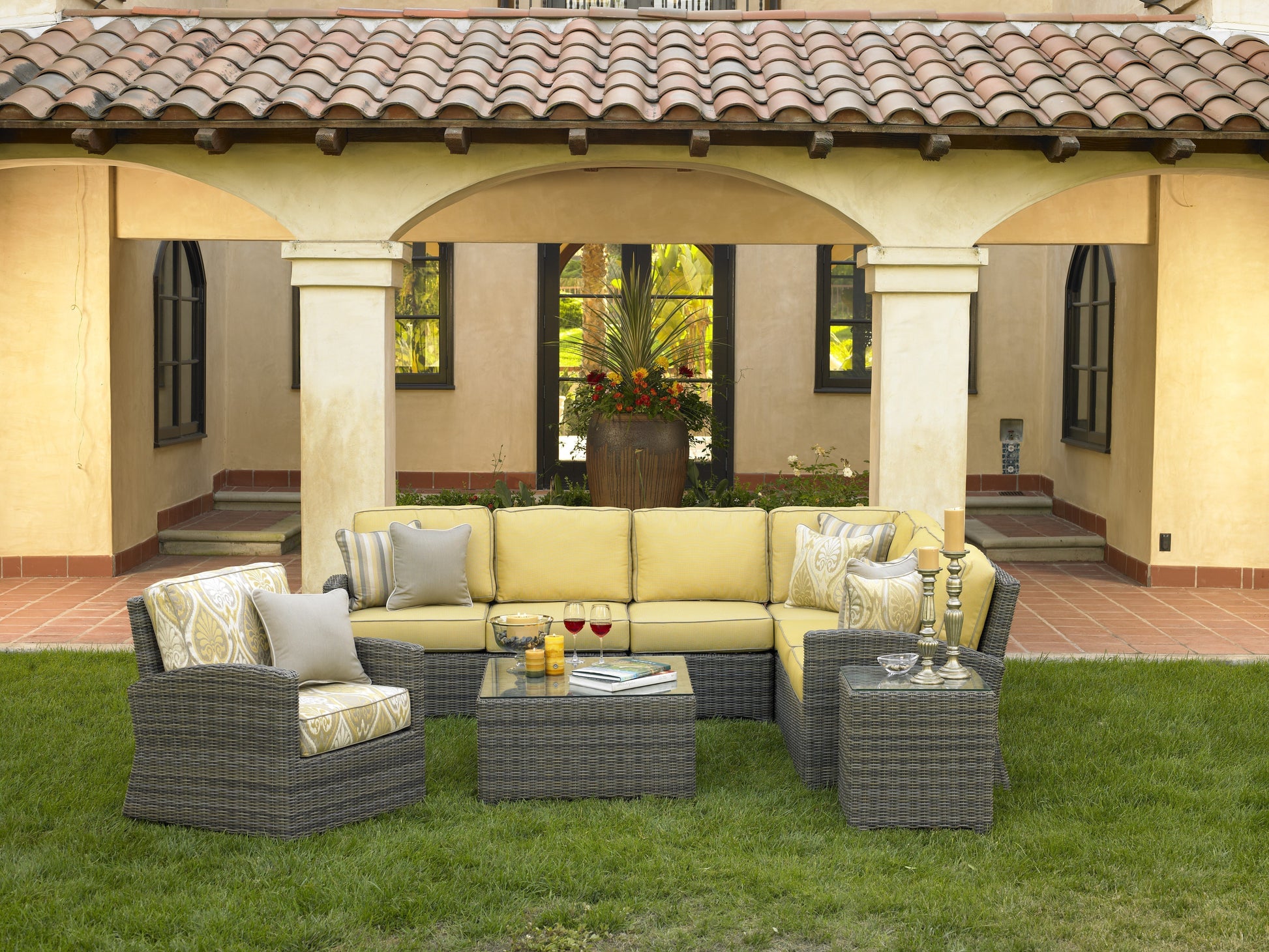Northcape Bainbridge 90° Sectional Chair Lifestyle