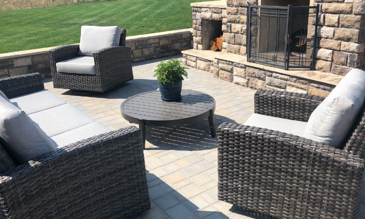 Lucia Sectional 40" Round Coffee Table